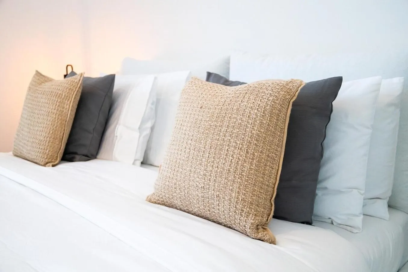 Voyage'S Charming 1Br Waters Edge Apartment Abu Dhabi