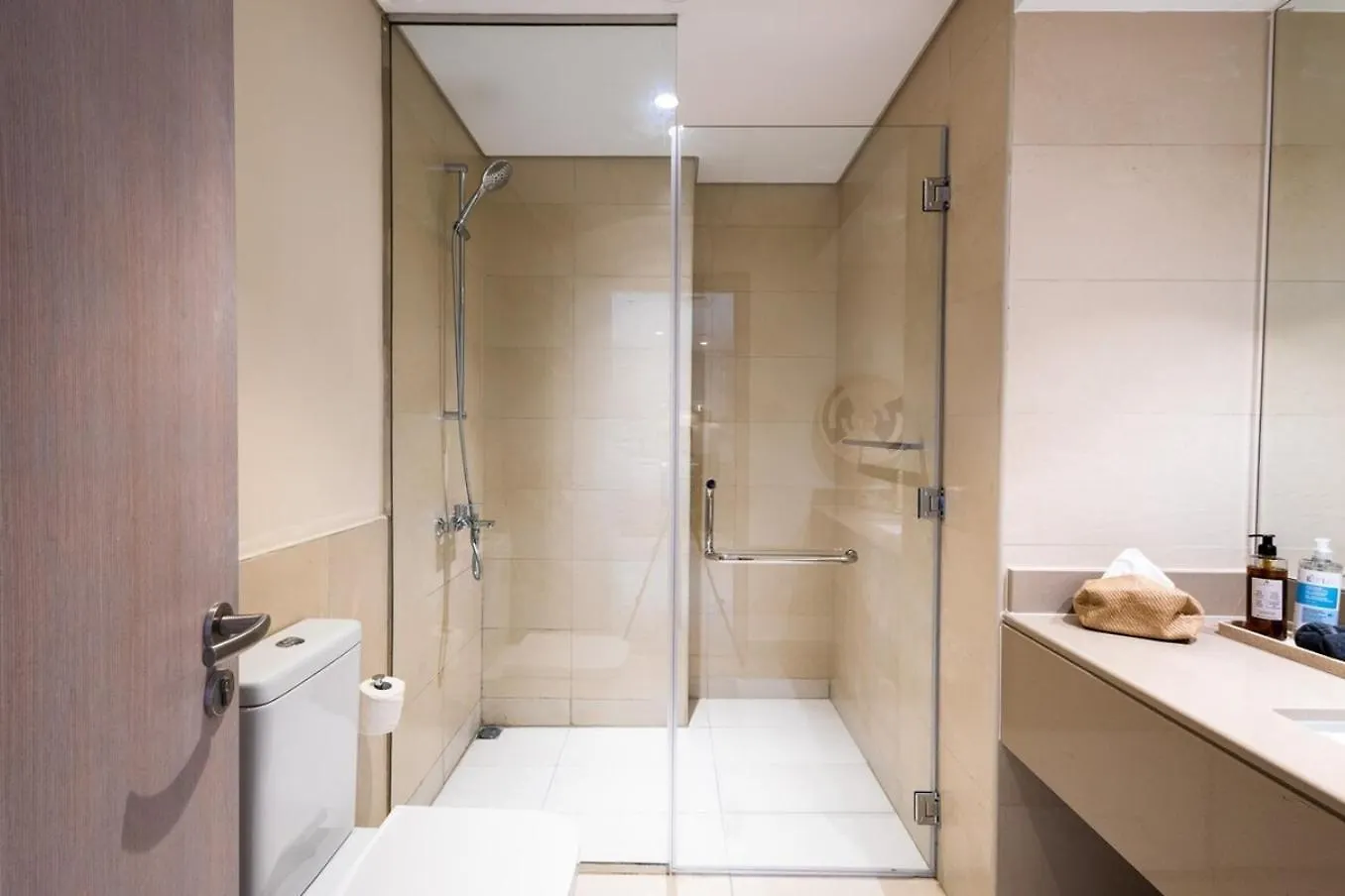 Voyage'S Charming 1Br Waters Edge Apartment Abu Dhabi