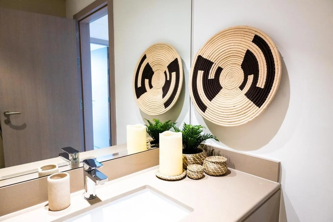 Voyage'S Charming 1Br Waters Edge Apartment Abu Dhabi