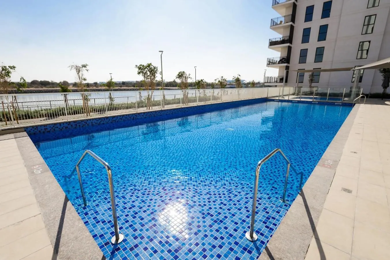 Voyage'S Charming 1Br Waters Edge Apartment Abu Dhabi